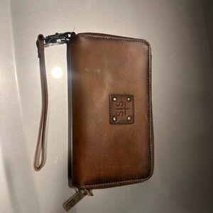 STS Ranchwear Tan Leather Women’s Wristlet Wallet NWOT